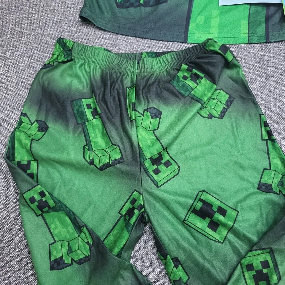 Minecraft Boys' Pajama Set Size Medium 8/10 Green Top Pants with Socks